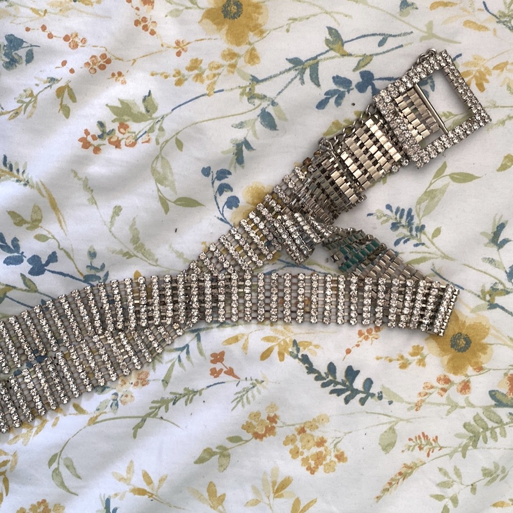 BRANDY MELVILLE GEM RHINESTONE BELT